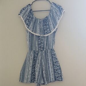 Moon Kiss Elegant Blue and White Patterned Romper Sz‎ S